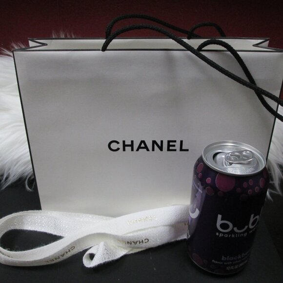 Chanel small gift bag Black & White w/ Bonus Long Ribbon Strand - Picture 2 of 4